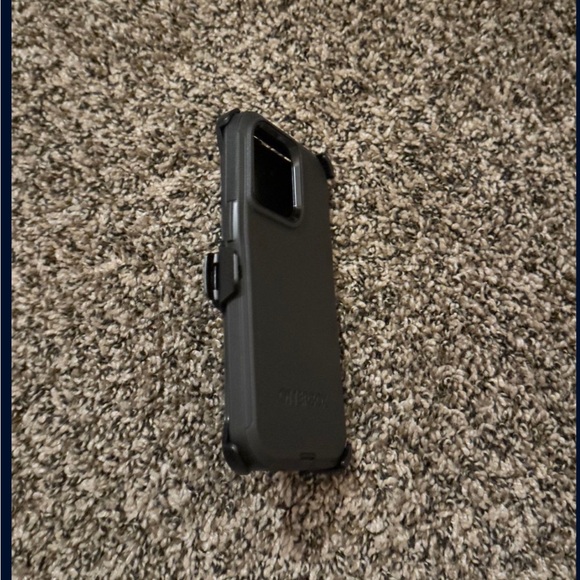 Otter box defender for iPhone 14 pro max - Picture 4 of 9